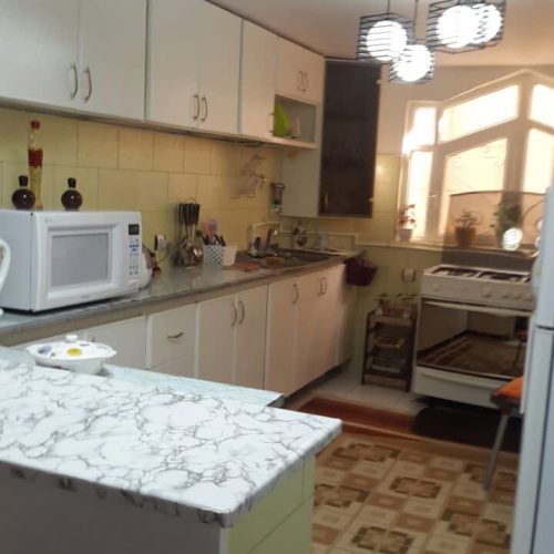 اپارتمان 85 متری دو خوابه کف سرامیک محله خوب مرکز شهر با همسایگان خوب