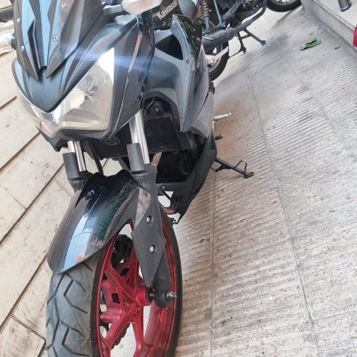 فروش یک دستگاه کاوازاکی z250