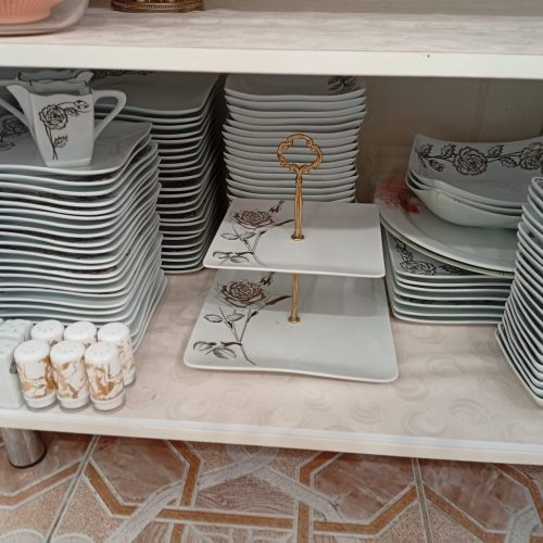 ظرف چینی گل برجسته