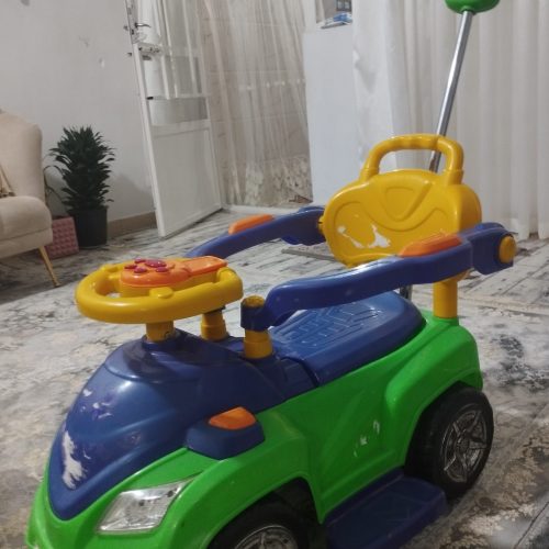 اسباب بازی ماشین تمیز سالم