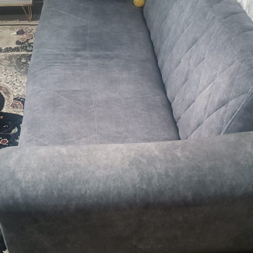 یک ست مبل هفت نفره به همرای میز