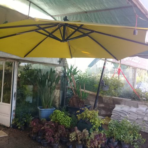 1 عدد چتر 4 متری در حد نو