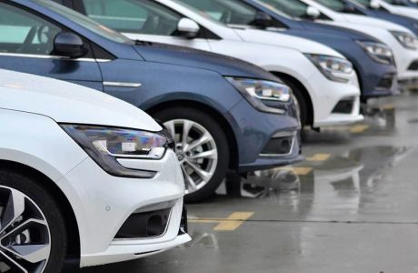 قیمت خودرو امروز 6 مرداد 1404 / بازار خودرو در انتظار سیگنال‌های مثبت + جدول