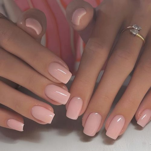 آموزش کاشت ناخن و خدمات