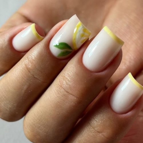 آموزش کاشت ناخن و خدمات