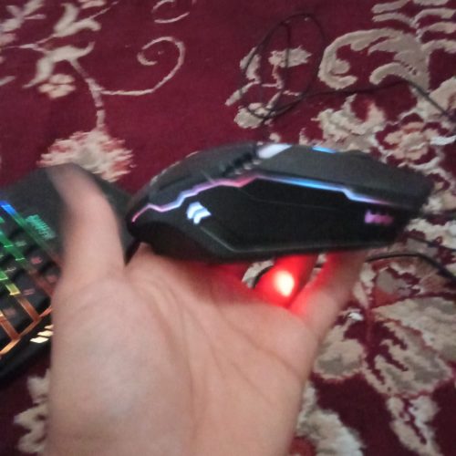 یک موس و کیبورد گیمینگ کوچک