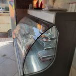 یخچال ویترینی شیشه خم