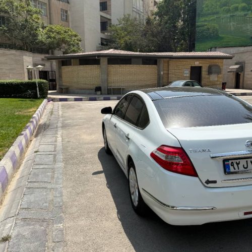 نیسان تی ینا
