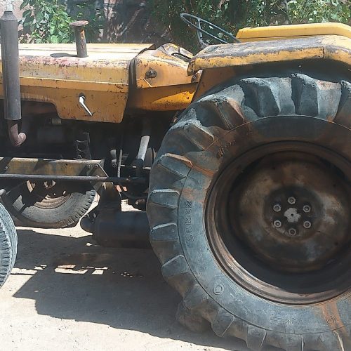 تراکتور ابرو چاکنی