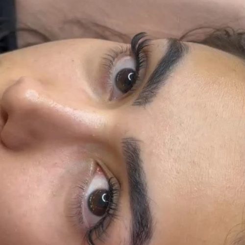 ارائه خدمات اکستنشن مژه