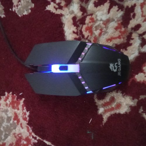 یک موس و کیبورد گیمینگ کوچک