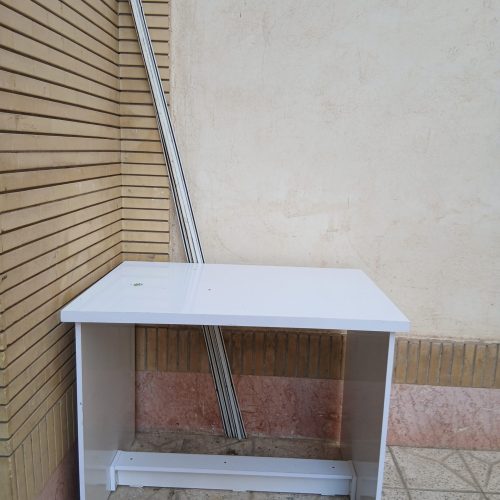 میز صندلی کاشت ناخن