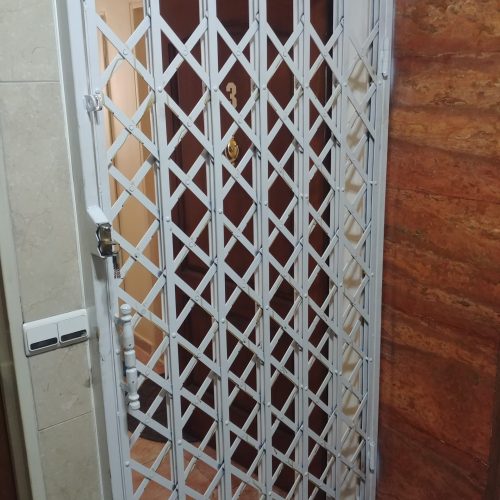 حفاظ آکاردئونی آکاردیونی پنجره درب نصب تولیدکننده