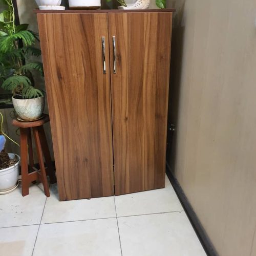 تعدادی از وسایل مطب جراحی و زیبایی