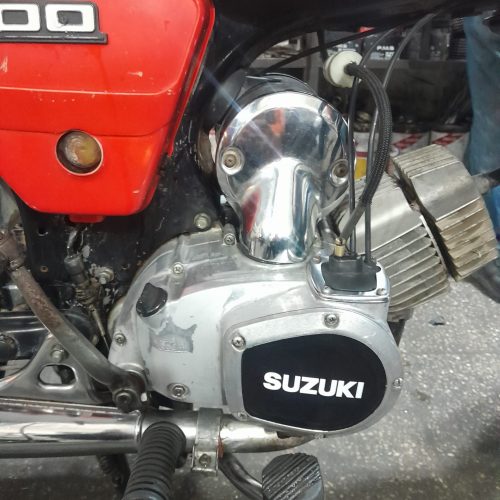 موتورسوزوکی100