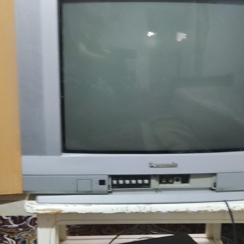 فروش تلویزیون 29 و 21 اینچ پاناسونیک به همراه میز تلویزیون