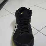 کتونی والیبال