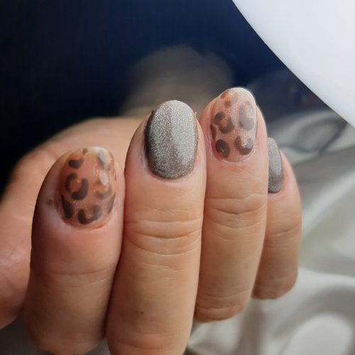 خدمات کاشت ناخن