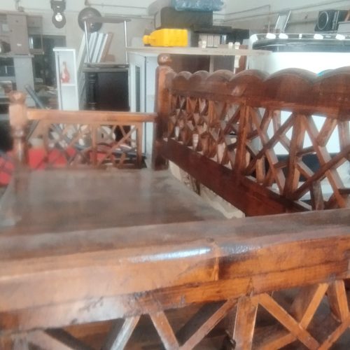 مبل چوبی سنتی دست ساز — محکم و زیبا