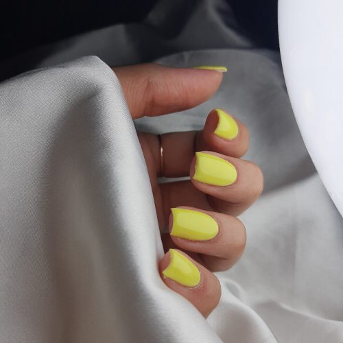 خدمات کاشت ناخن