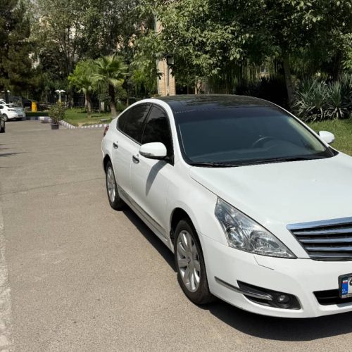 نیسان تی ینا