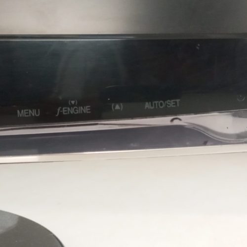 یک عدد مانیتور LG