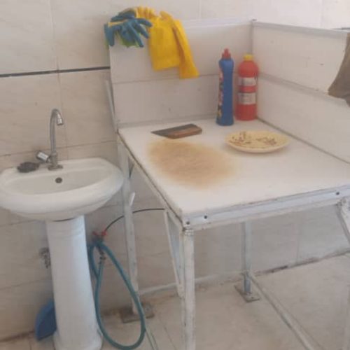 میز خورد کردن مرغ و ماهی