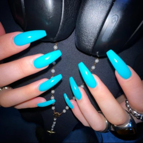 خدمات کاشت ناخن