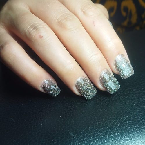 مدل لازم دارم برای کاشت ناخن