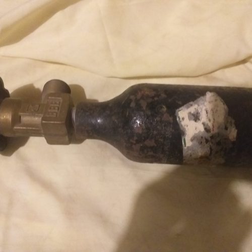 فروش یک عدد کپسول اکسیژن یک کیلویی و یک شیر گازبا آچار بوکس جغجغه