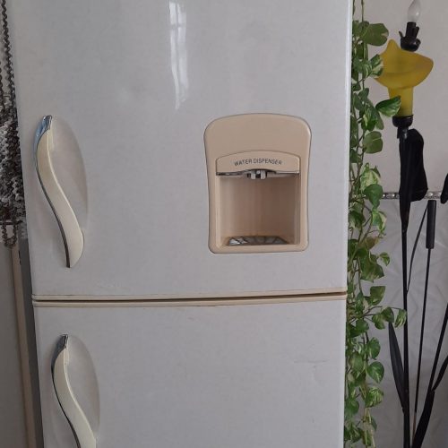 یخچال ISUN سالم و تمیز