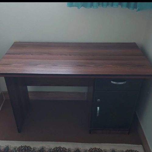 میز تحریر و صندلی