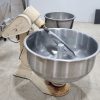 فروش دستگاه های نانوایی و رشته زنی