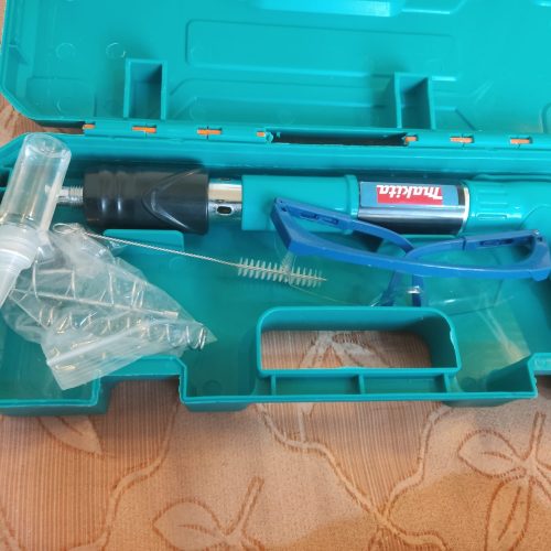 یک دستگاه هیلتی میخکوب