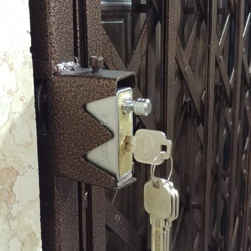 حفاظ آکاردئونی آکاردیونی پنجره درب نصب تولیدکننده