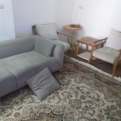 ‌دو  عدد تخت 1 نفره برای 10 سال به بالا فروش فوری در حد نو خودم 2 ماه میشه خریدم