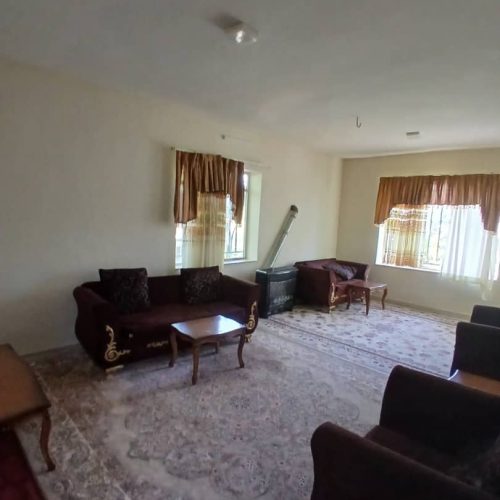 یک باغ با امکانات