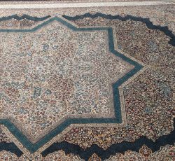 فروش دو تخته فرش 4*3 – فروش 8 عدد پشتی در حد نو نو