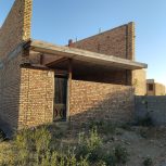 حیاط نیمه کاره دو طبقه راه جدا در خیابان وزرا