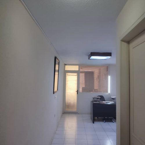 واحد هشتاد متری