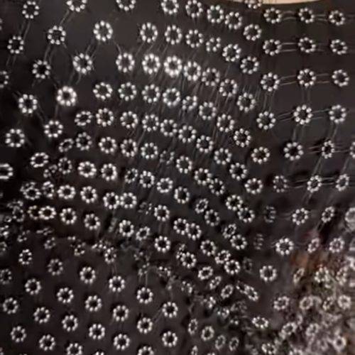 سلام وقت بخیر یه لباس مجلسی همش 2ساعت تنم بوده هرکی خواست در خدمتم تخفیف جزئی پای معامله