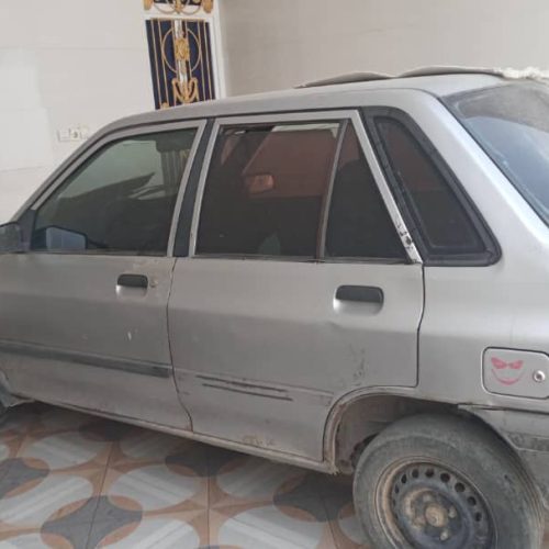 پراید نقره ای مدل86 گرگیرر عقب ضربه خورد