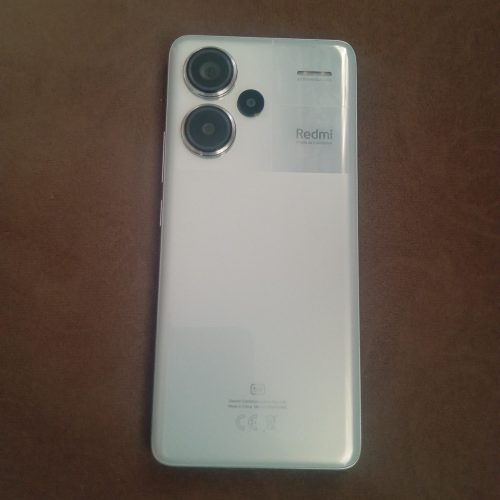 گوشی کم کارکرد مطمئن از هر لحاظ  خریدار با شماره 09304760714 تماس بگیرید