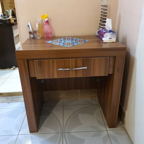 تعدادی از وسایل مطب جراحی و زیبایی