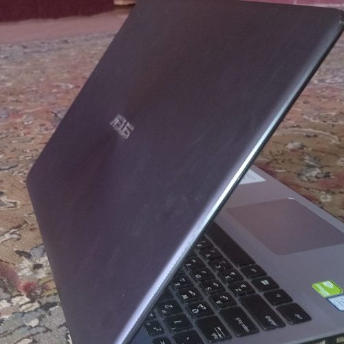 یه لب تاب ایسوز در حد نو فقط یه ماه باهاش کار کردم برا مشکلات خودم نیاز به پولش دارم