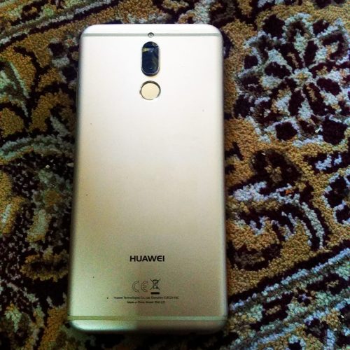 گوشی همه جاش صالم فقط دوربین پشت زربه دیده دوربین جلوی سالم حافظ 64 دو سم کارت  مدل گوشی هوای  میتو 10 دسته دوم 4 ملیون هست من میدم 2