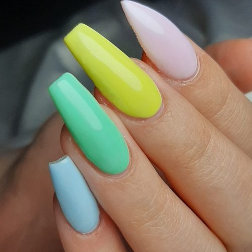 خدمات کاشت ناخن