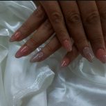 خدمات کاشت ناخن و ترمیم