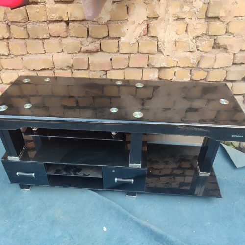 میز شیشه ای در حد نو