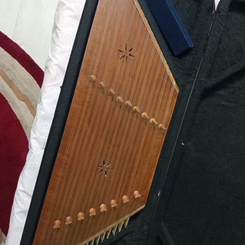 سنتور دو مهر عمو زاده به همراه کیف و مضراب و جای مضراب و کلید کوک